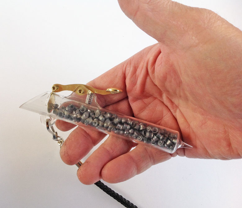 Pellet-dispenser9-HAM.jpg
