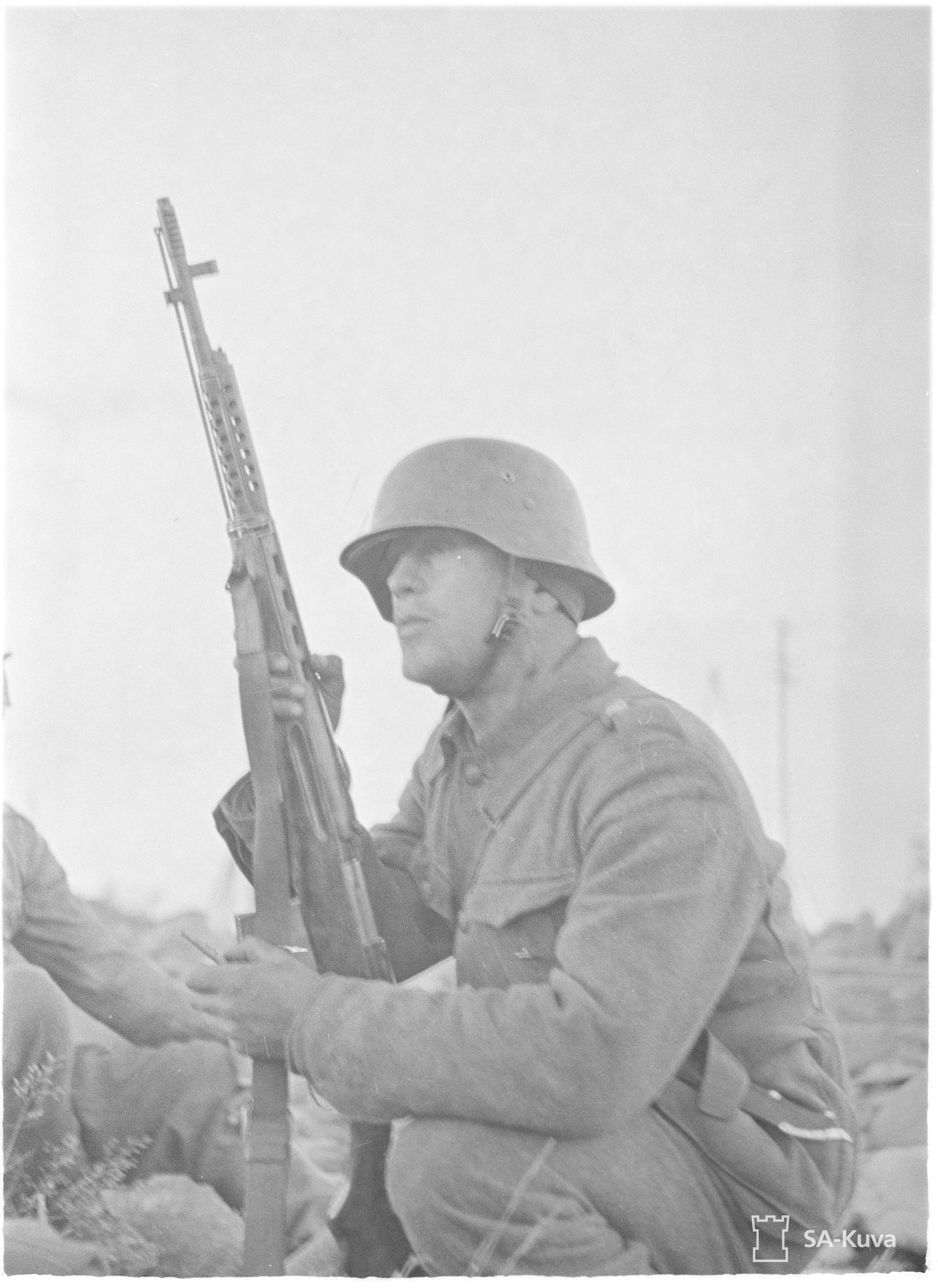 8cNWAsR.jpg