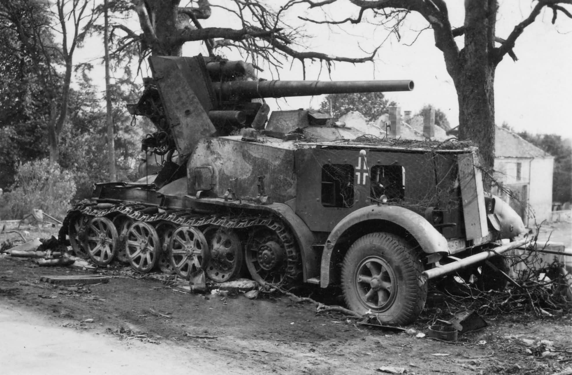 destroyed-bunkerflak-SdKfz-8.jpg