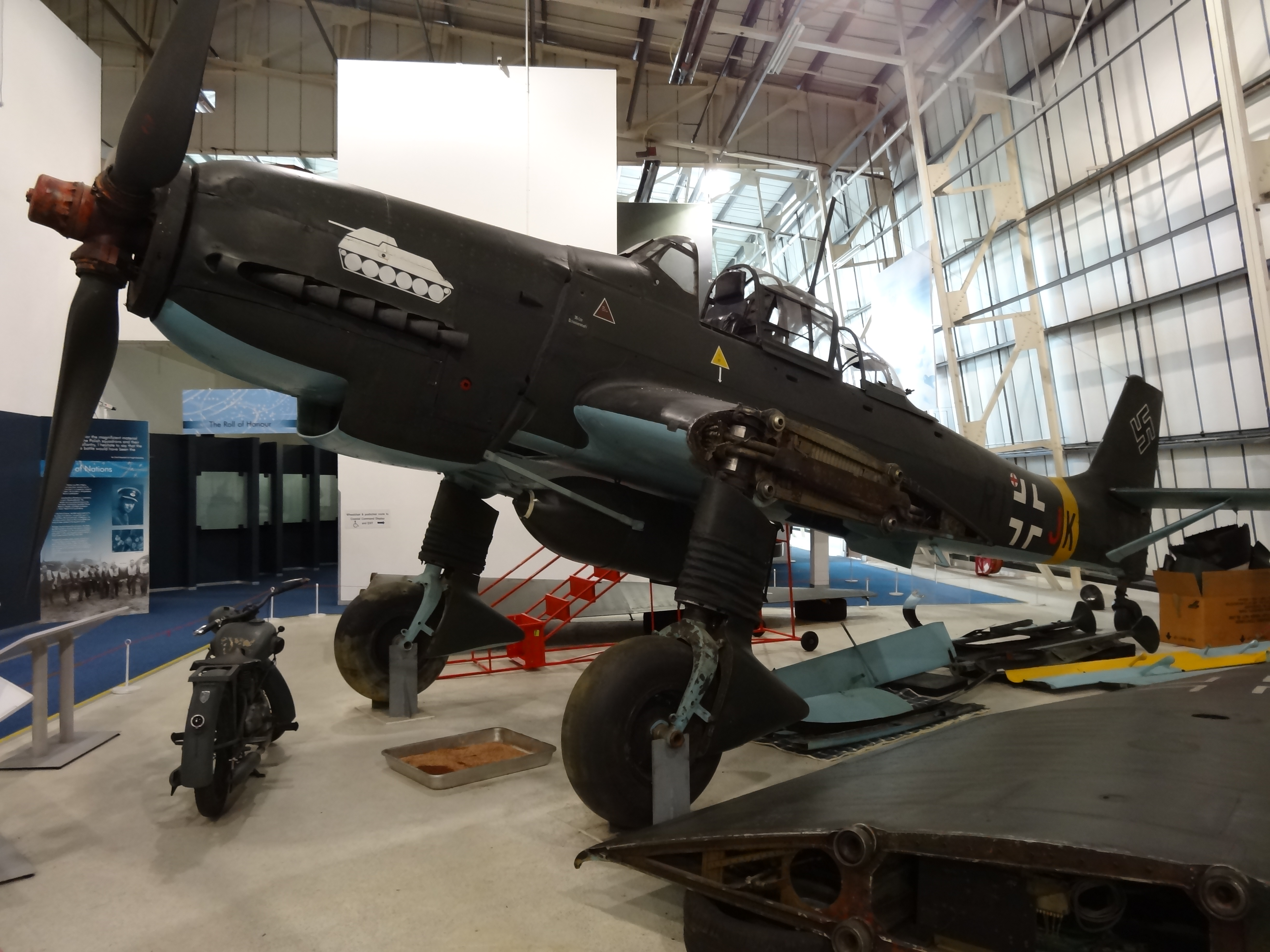Junkers_Ju_87_494083_%28wing_off%29.jpg