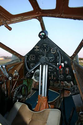 de-Havillan-DH89-Cockpit.jpg