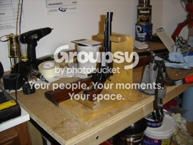 pistolstand001.jpg