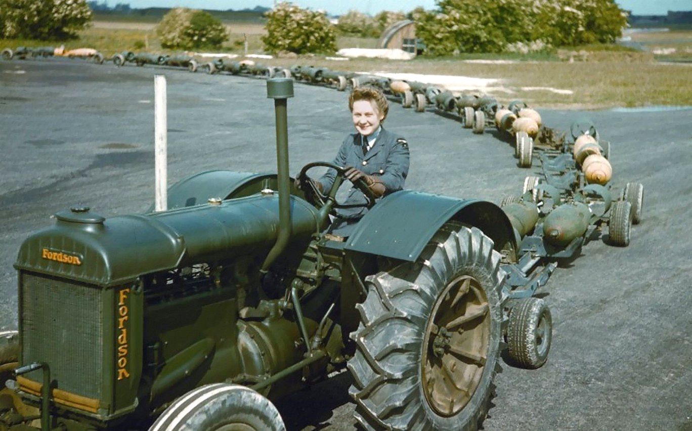 Tractor_zps2bouojak.jpg