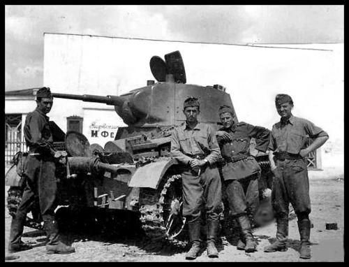 CapturedSovietT-26_zps23fef93a.jpg