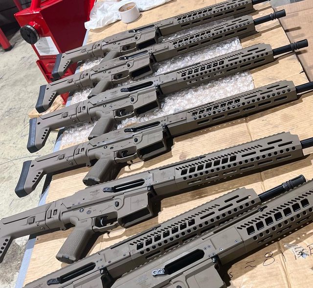 tJ7ni3pl.jpg