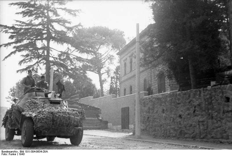 Kfz222LeichtePanzerspahwagen.jpg