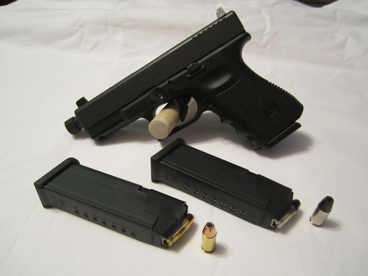 Glock%2019TB%20001_zpsczehyelo.jpg