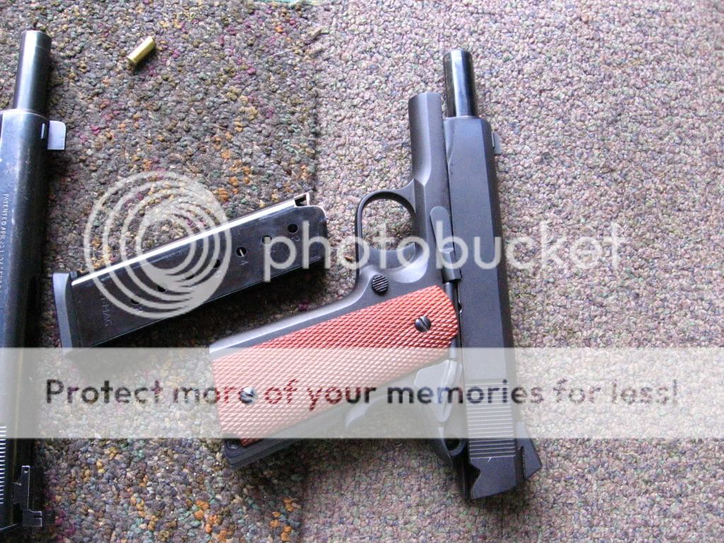 SAMandColt1911002.jpg