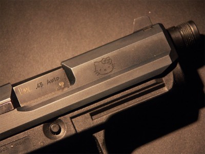 hello-kitty-gun-45-400x300.jpg