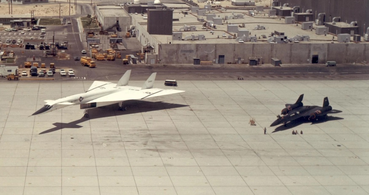 XB-70-YF-12.jpg
