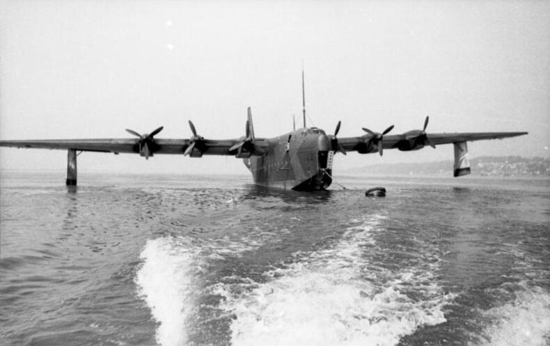 Bundesarchiv_Bild_101I-667-7142-24%2C_Flugzeug_Blohm_-_Vo%C3%9F_BV_238_V1.jpg