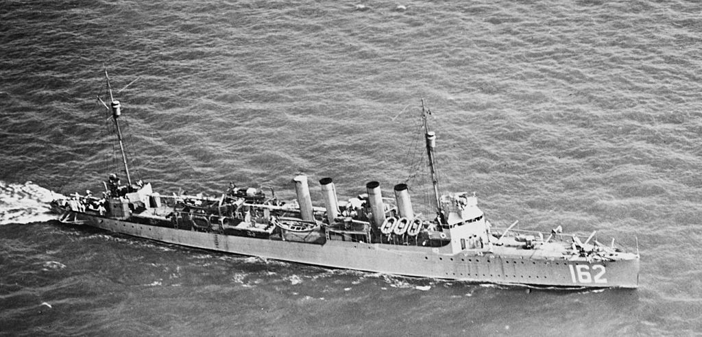 1024px-USS_Thatcher_%28DD-162%29_underway_c1920.jpg