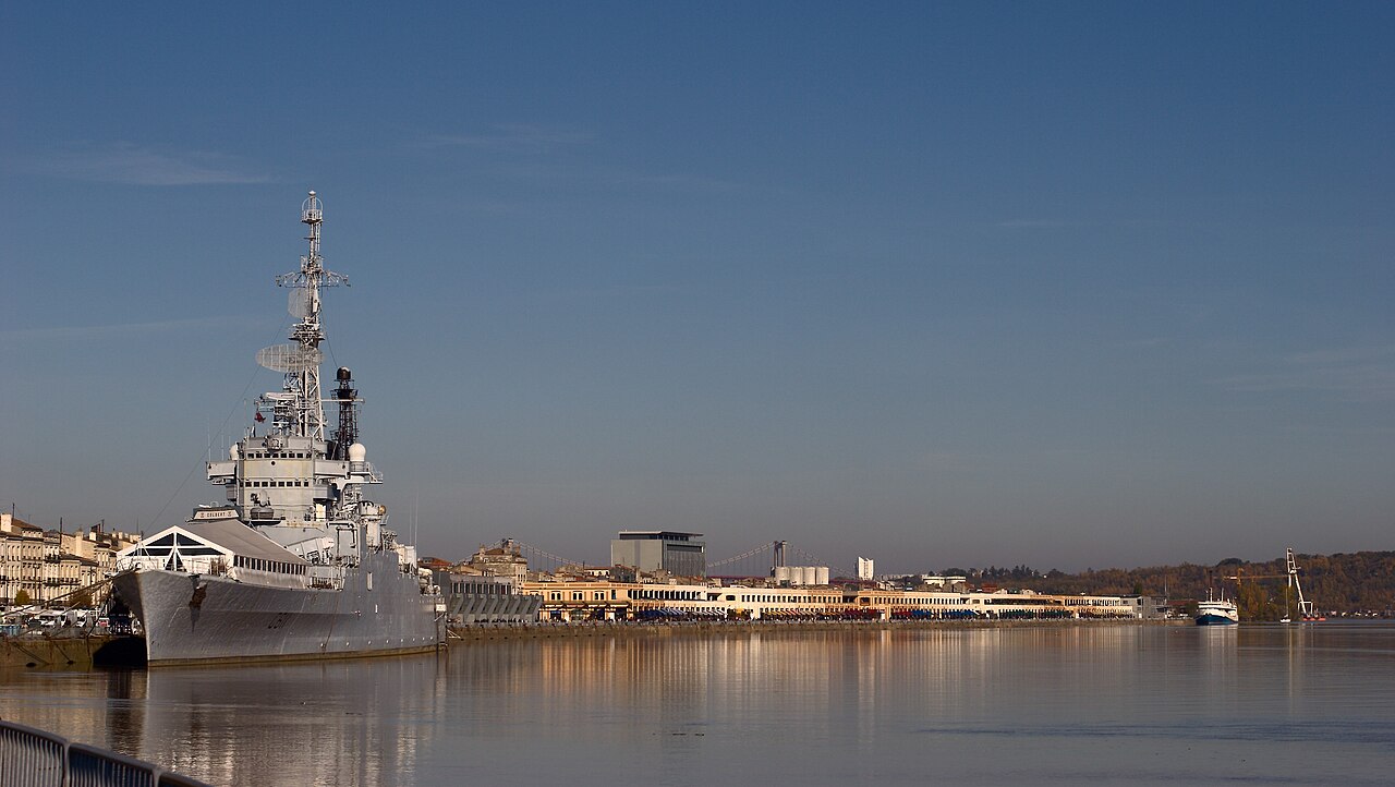 1280px-Bordeaux_Garonne.jpg